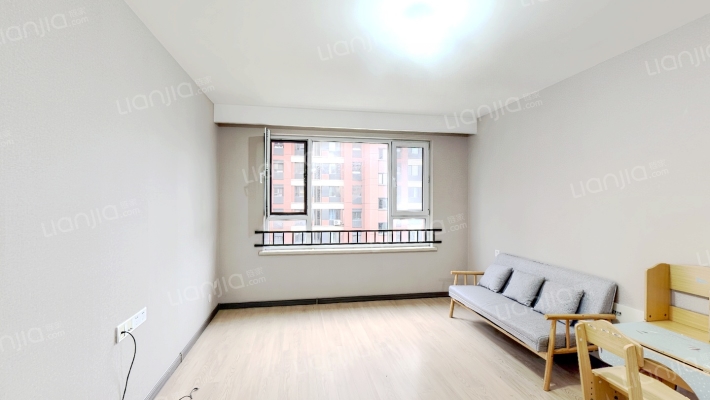 万科翡翠四季C2区二手房实景图