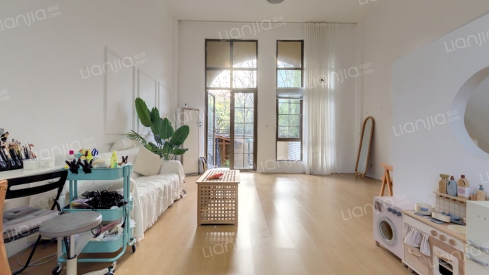 和贵南山上二手房实景图