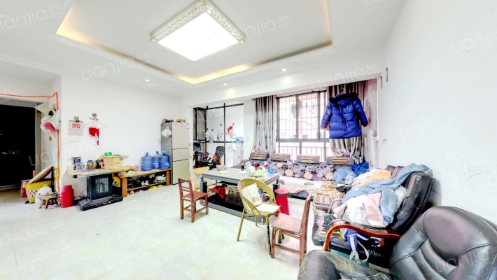 米兰春天三期二手房实景图