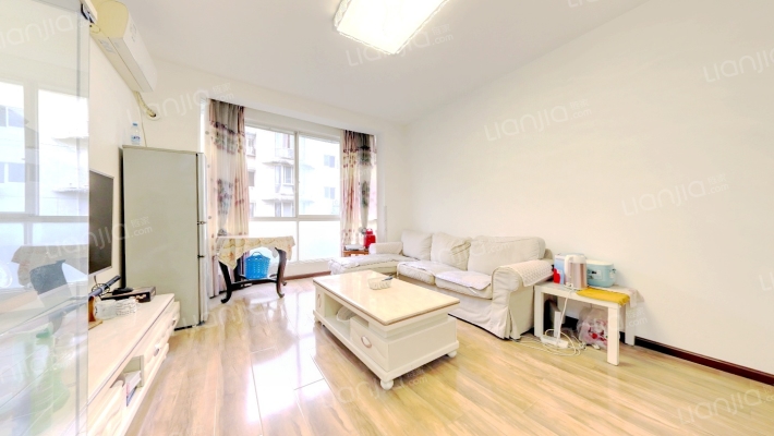 青江华庭B区二手房实景图