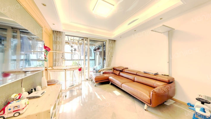 品尊国际二期二手房实景图