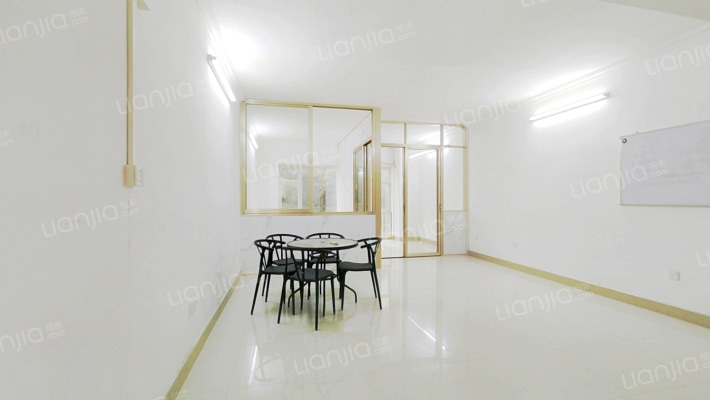 保利西街二手房实景图