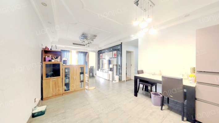 中航城二手房实景图