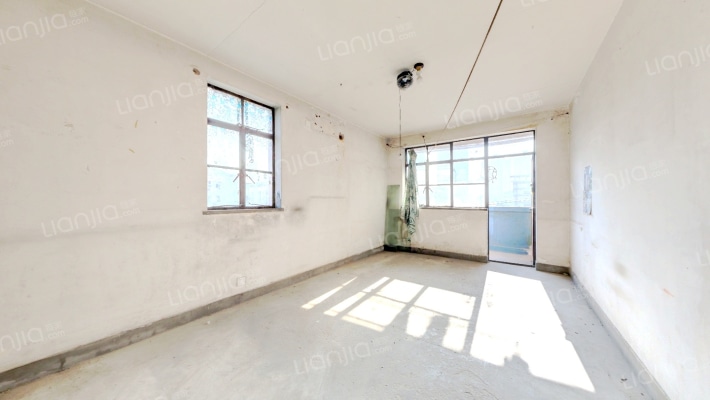 岚皋西路45弄二手房实景图