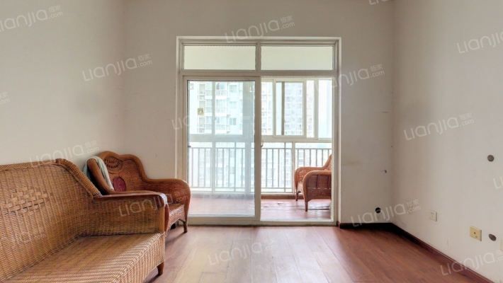 东方丽苑二手房实景图