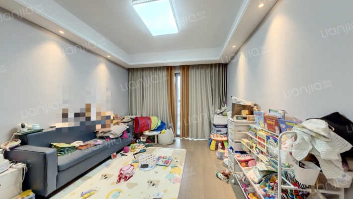 源翠府二手房实景图