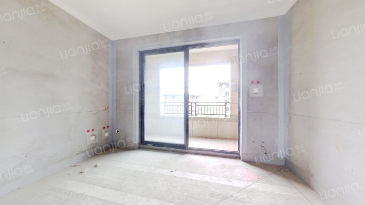 绿地香湖湾3号院二手房实景图