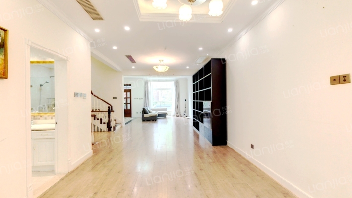 莱蒙湖别墅二手房实景图