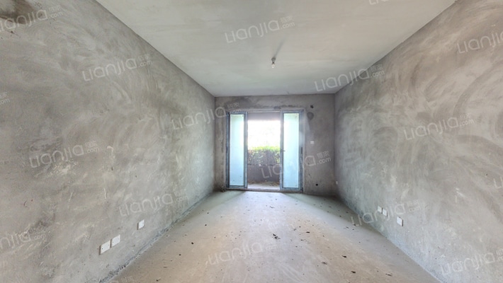 绿地海外滩摩尔公馆二手房实景图