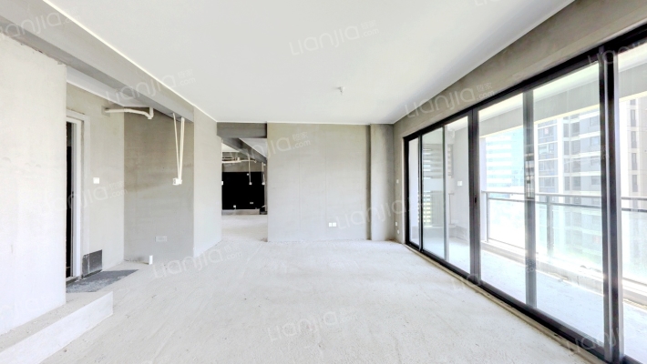 保利云上二手房实景图