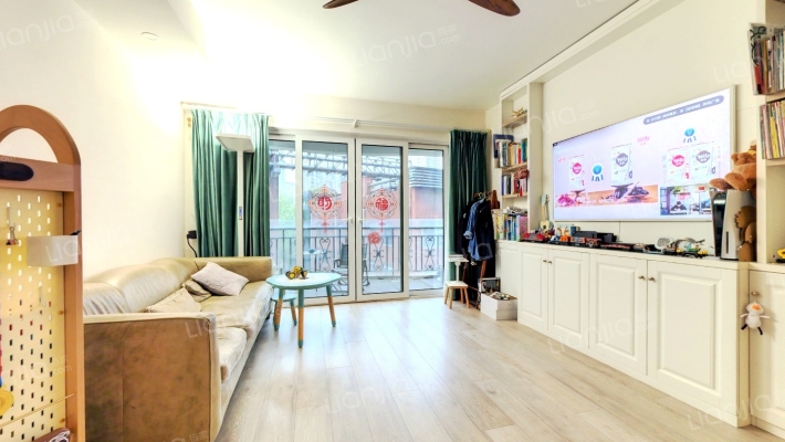 申亚新华府二手房实景图