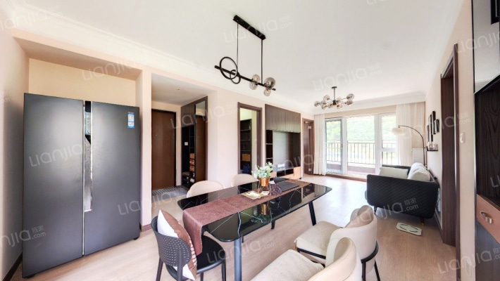 万科翡翠春晓二手房实景图