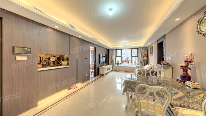 翡翠四季C区二手房实景图