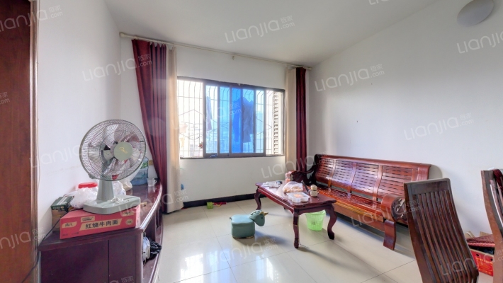 万年路72号二手房实景图