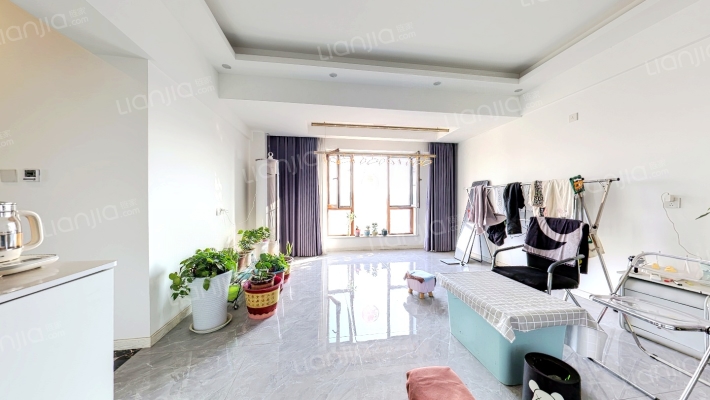 感恩时代广场二手房实景图