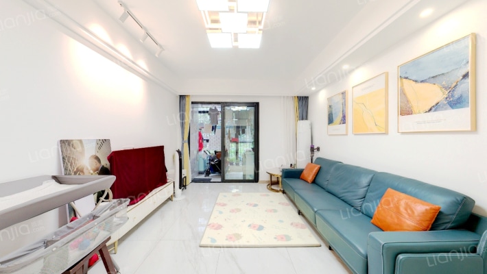 江南水都心巢东区二手房实景图