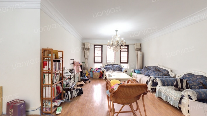 普罗旺世罗曼维森东院二手房实景图