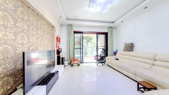 保利公园198玫瑰郡二手房实景图