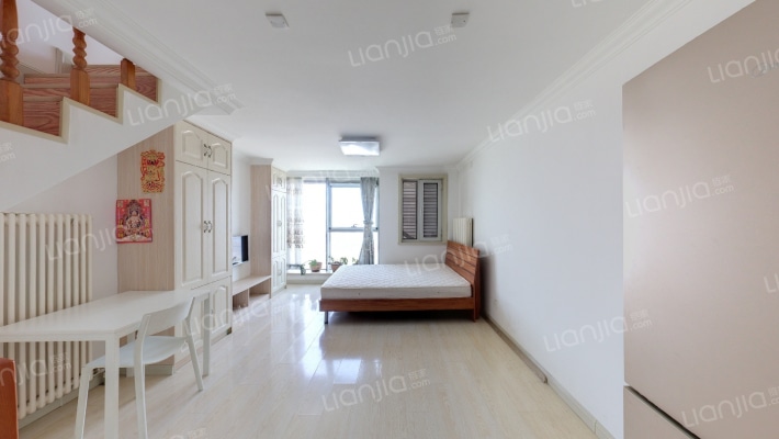 沿海鉴筑反正LOFT二手房实景图