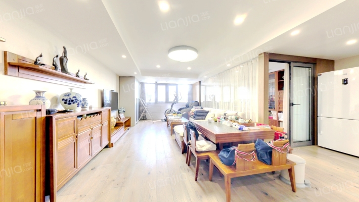 世贸大厦二手房实景图