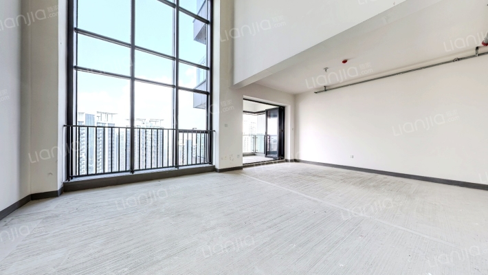 蔚蓝阁B区二手房实景图