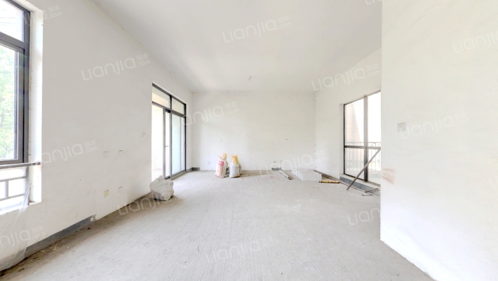 绿地圣罗兰二手房实景图