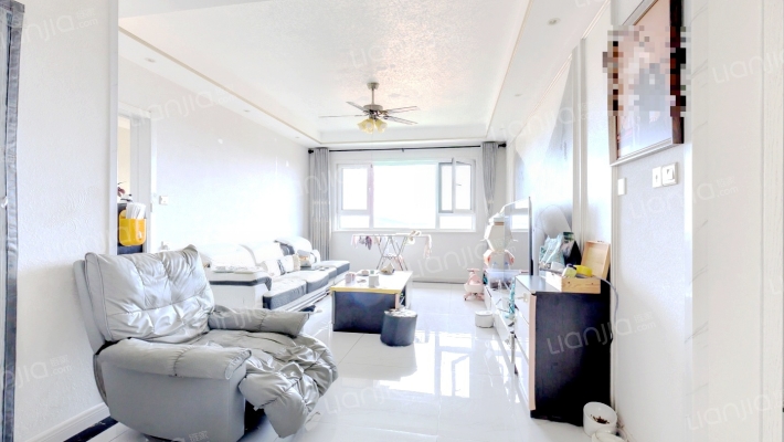 桦林彩雲城二手房实景图