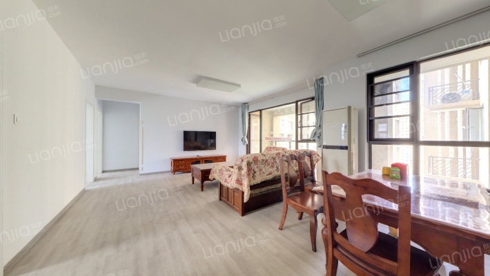 南湖国际中心二手房实景图