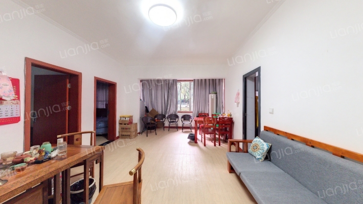 西亚广场二手房实景图