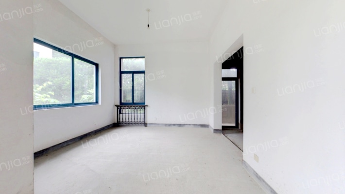 青城山语间二手房实景图