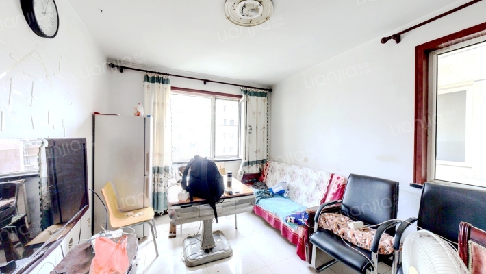 秋丽家园二手房实景图