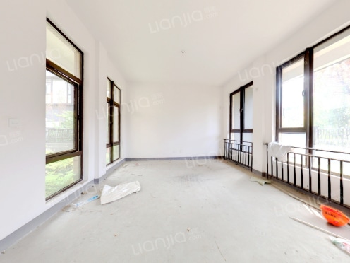 整租·水泊堂前花园 7室3厅 复式 南