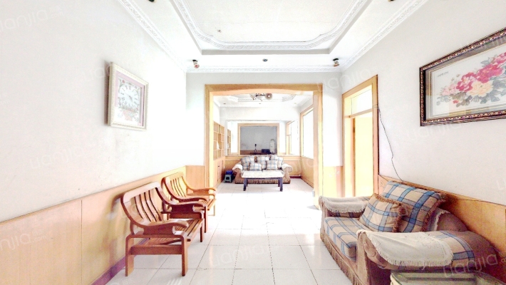 饮食服务楼小区二手房实景图