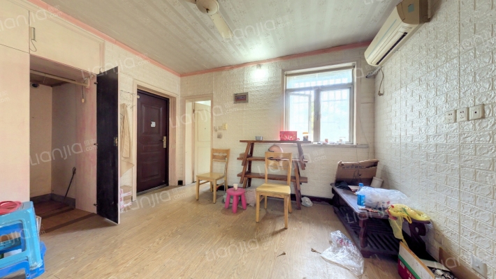 虹兴苑二手房实景图