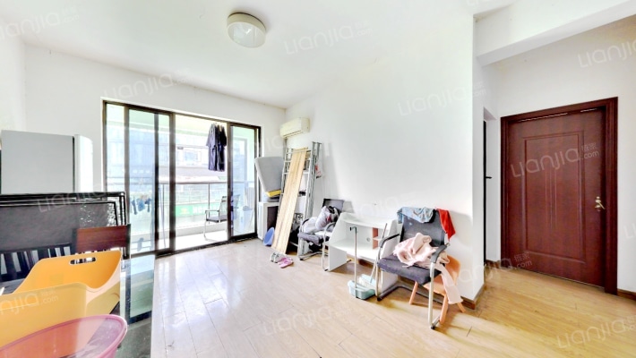 世茂外滩里二手房实景图