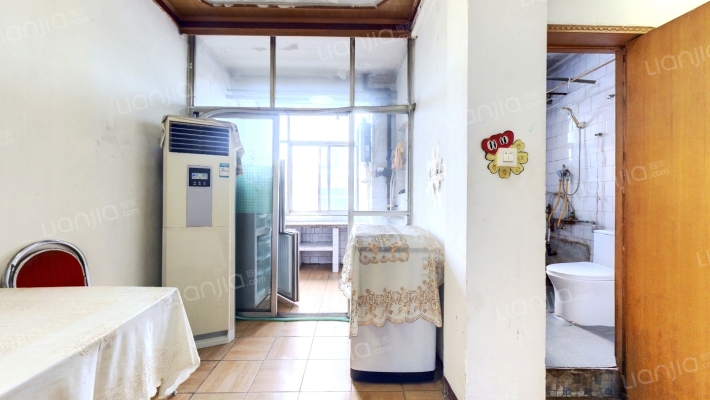 186队家属院二手房实景图