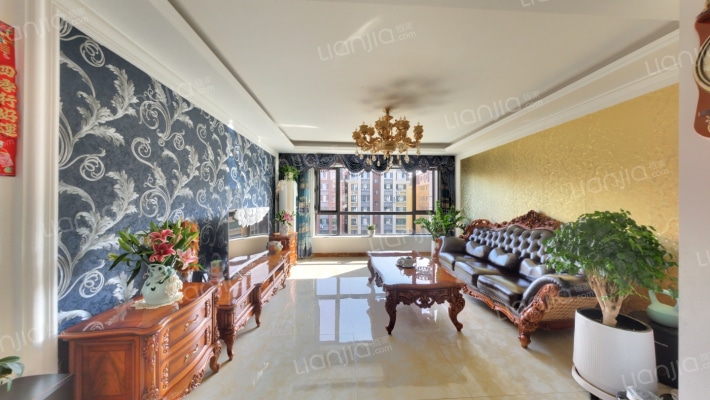 信达·万科翡翠学院二手房实景图