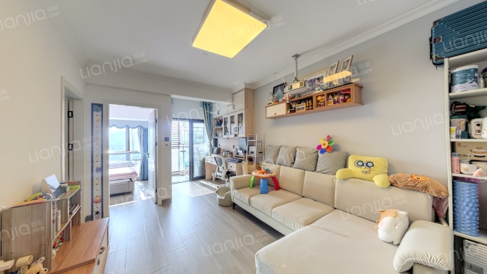 金地名津二手房实景图