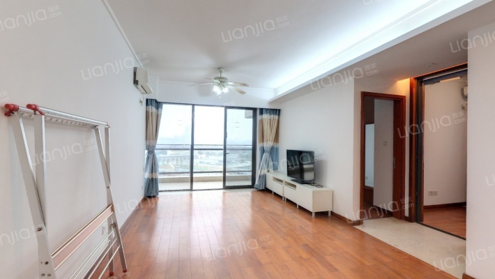 鸿威海怡湾畔花园二手房实景图