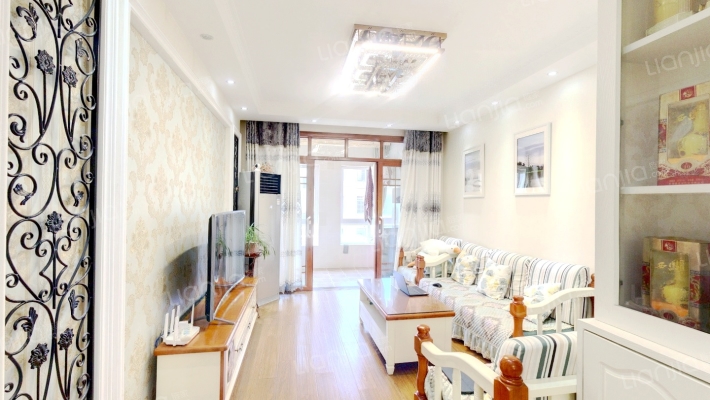 文一名门皇马C区二手房实景图