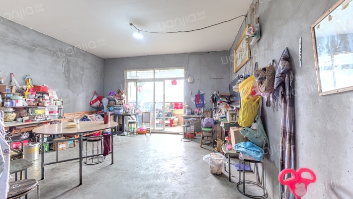 巴黎春天二手房实景图