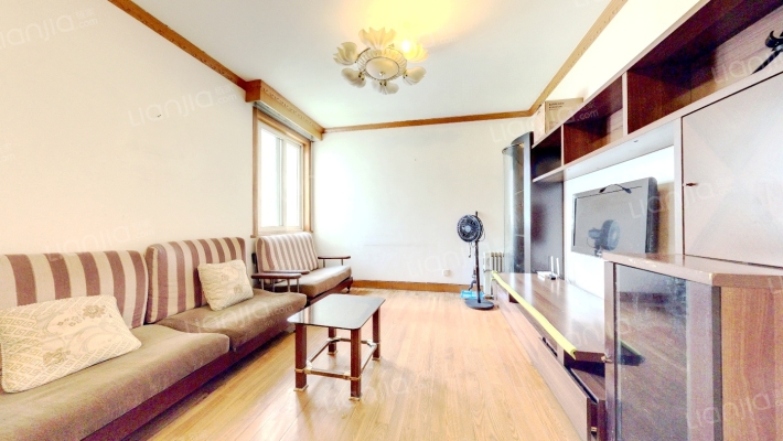 桐泾北路25号二手房实景图