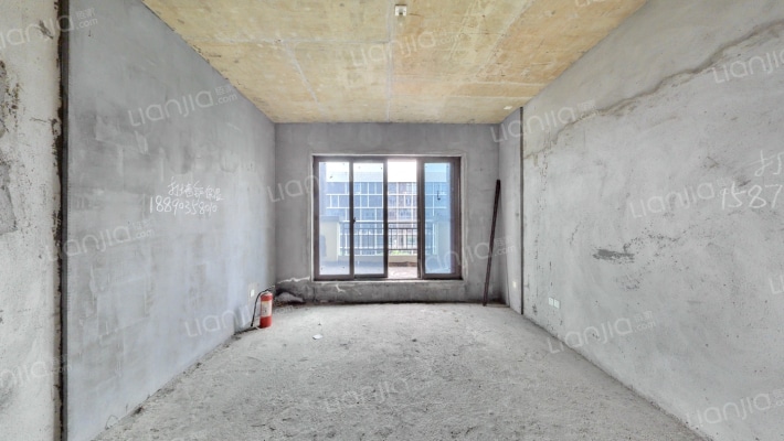 艾美潇湘二手房实景图