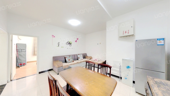 新贵苑二手房实景图