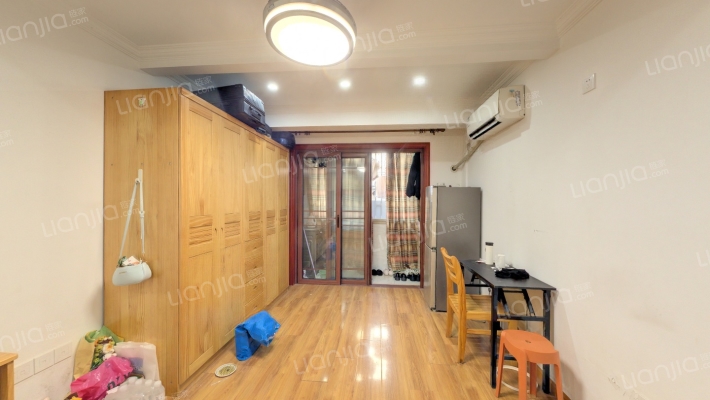 控江路1200弄二手房实景图