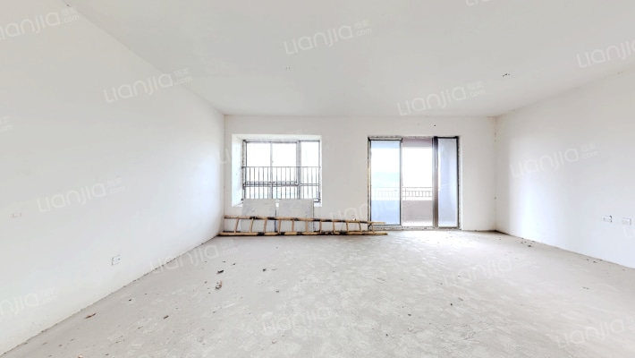 城海滨江春城二手房实景图