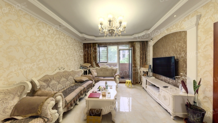 绿地海域中央墅B区二手房实景图