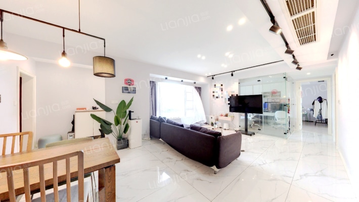 保利锦湖林语南区二手房实景图