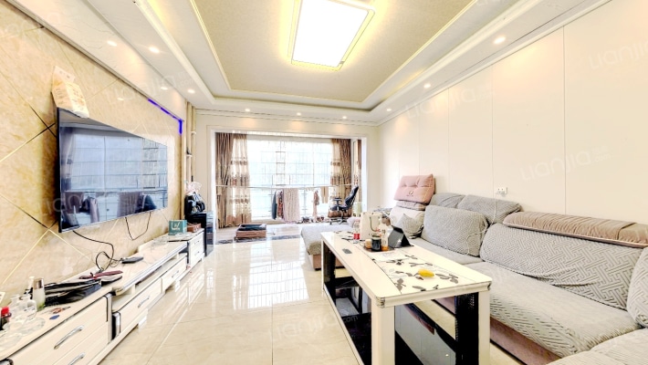 逸坤尚品二手房实景图