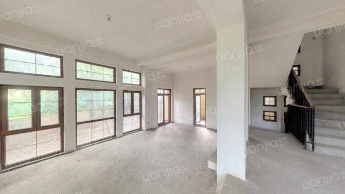 麓山国际圆石滩二手房实景图